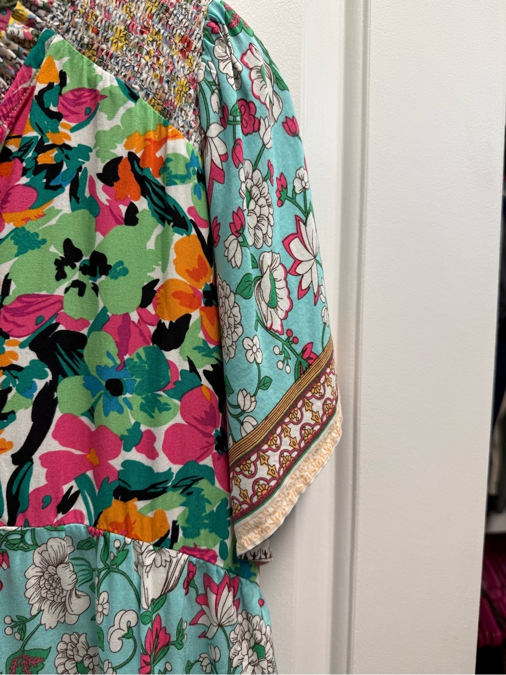 Umgee Mixed Floral Print Bohemian Top Size Medium Like New - Picture 3 of 8
